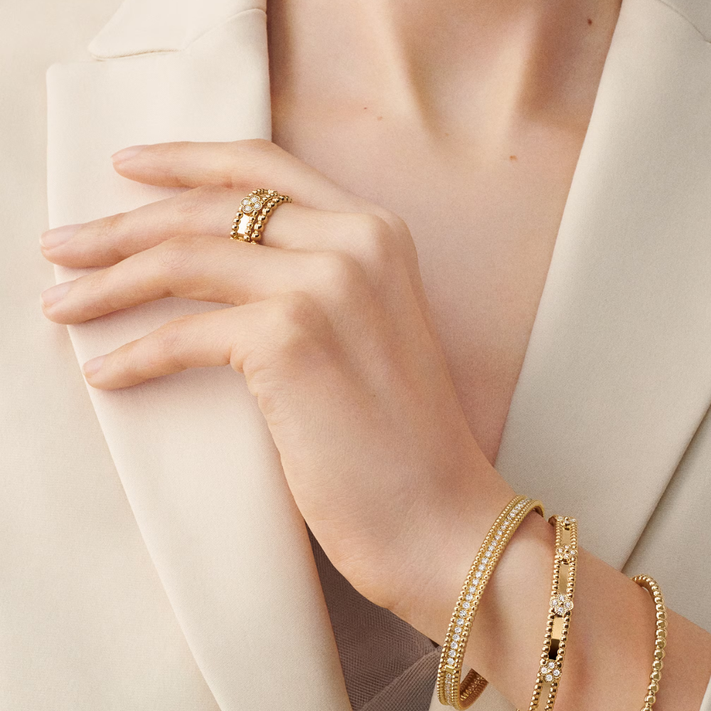Mika Pavé Ring